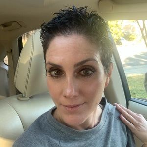 Meet your Posher, Carrie